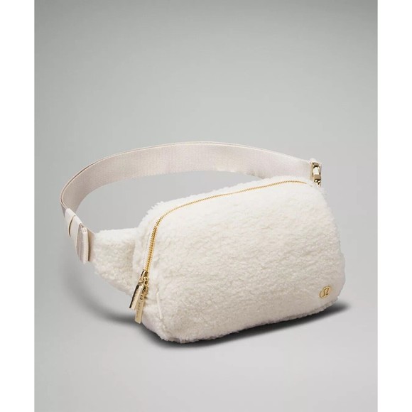 Lululemon Everywhere Fleece Belt Bag - Natural Ivory/Trench 2L New w/tag - Picture 11 of 12